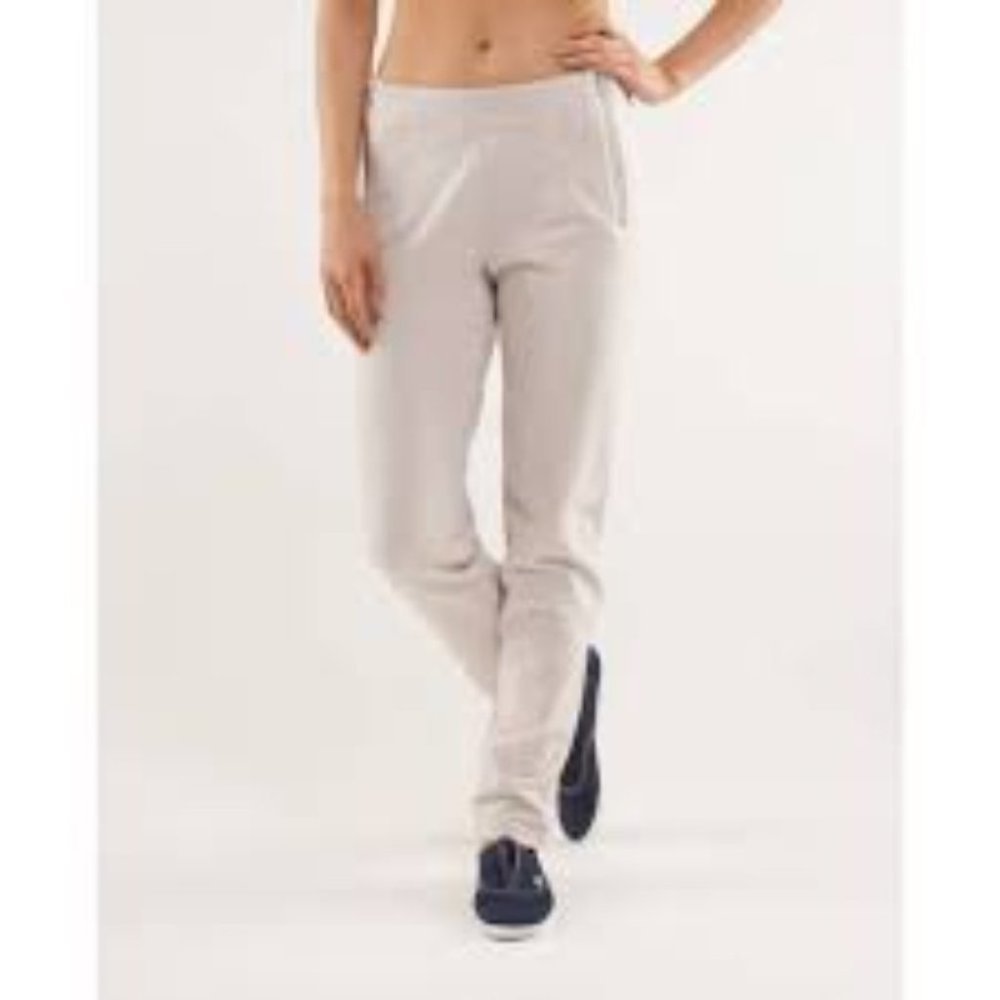 LULULEMON Rejuvenate Sweat Pant Dune 10 - Picture 1 of 12